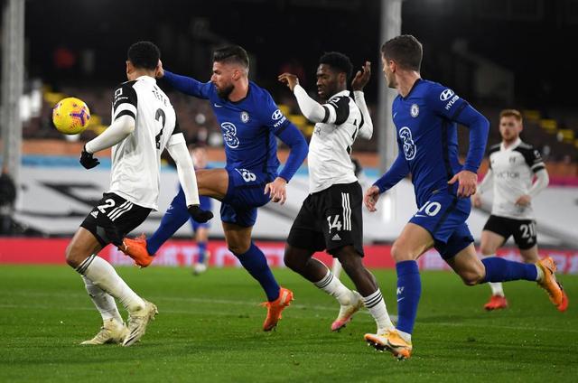 本赛季库追巴同时在场时，勇士攻防效率和净效率均为联盟第二