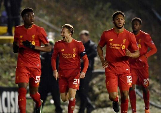 NBA：独行侠轻取公牛 东契奇收获准三双