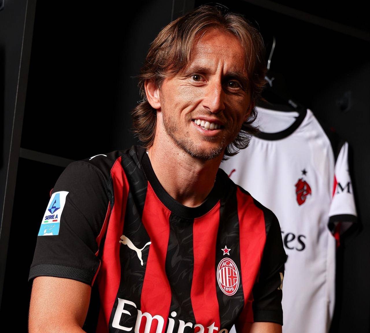 邮报：切尔西和皇马在关注穆里略，森林要价超过5500万镑