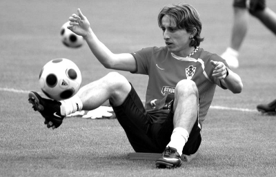 NBA：勇士击败森林狼 库里三分火力全开