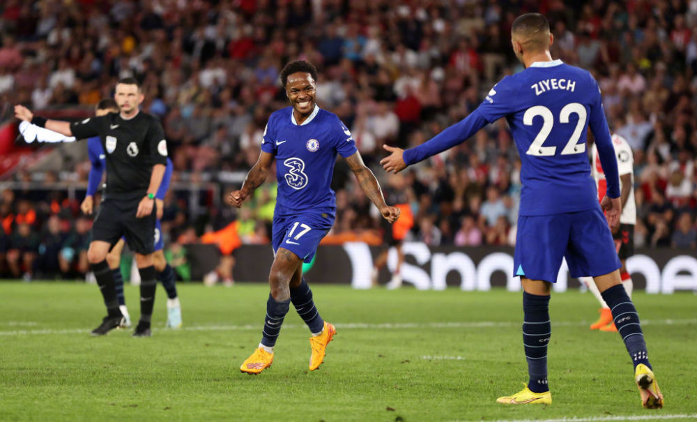 足球欧洲杯训练场出现意外，球员脚踝受伤