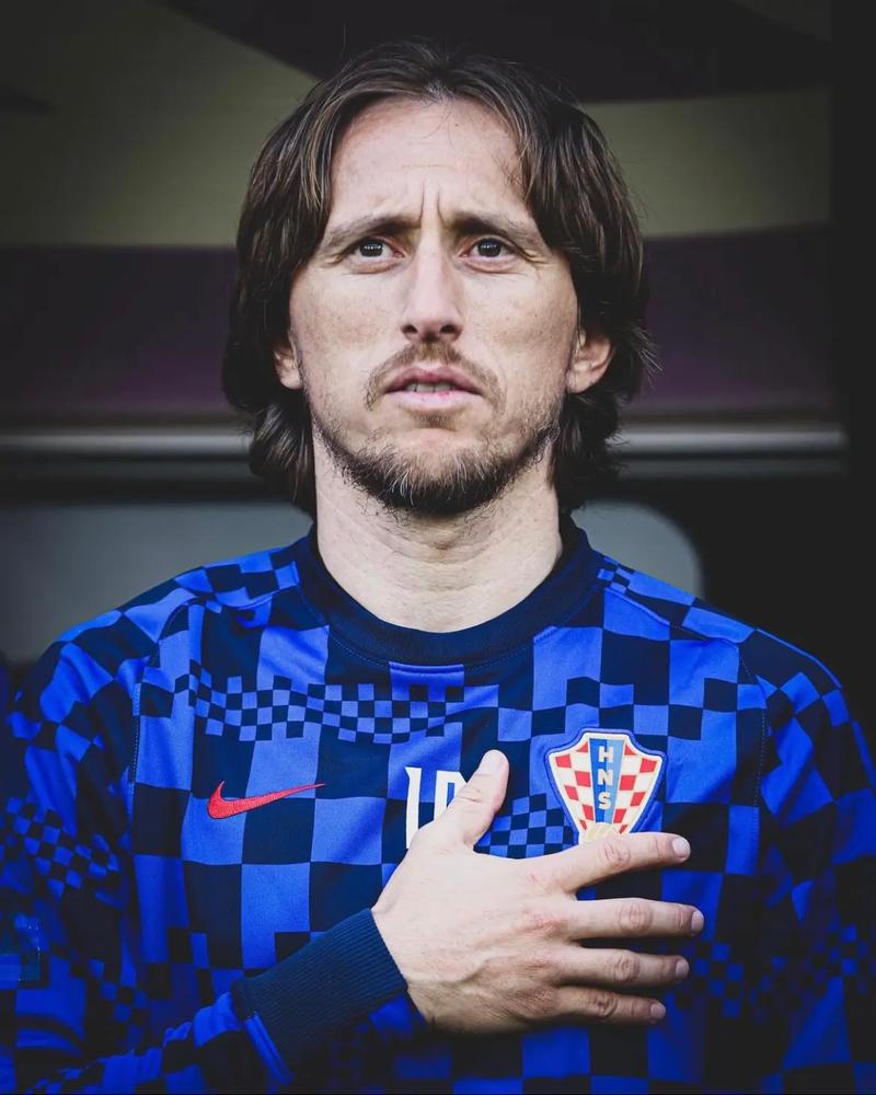 美因茨vs霍芬海姆：李在城、阿米里首发，克拉马里奇、曹法尔出战