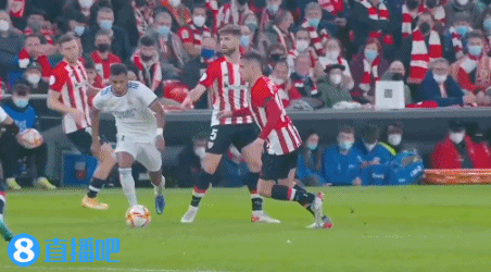 科贝：在阿劳霍遭遇心理问题后，孔德告诉弗里克他愿意踢中卫