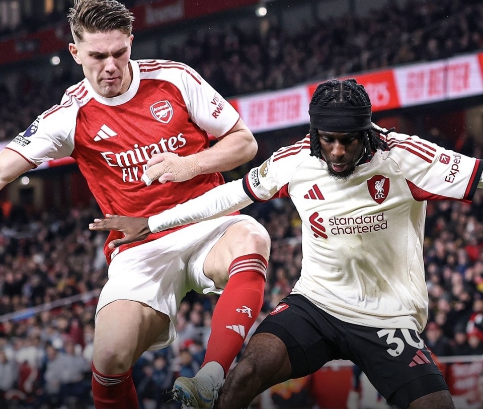 世体：梅西亲签的新秀球星卡被拍卖行估值35000欧元