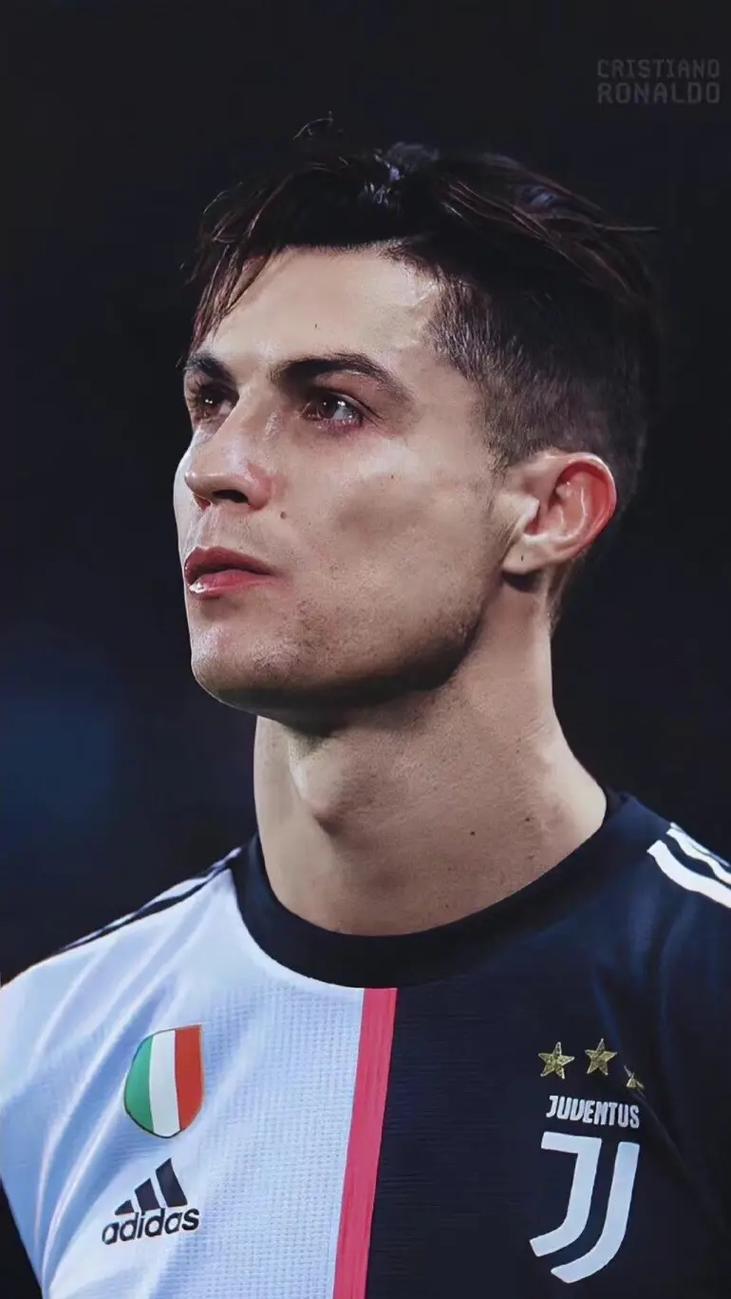 球星赛后向看台深深鞠躬